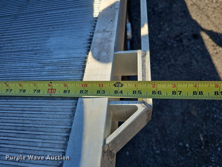 image for item IO9766 1995 Dodge  Ram 2500 flatbed pickup truck