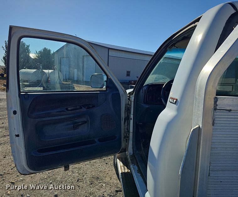 image for item IO9766 1995 Dodge  Ram 2500 flatbed pickup truck