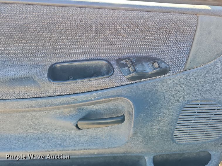 image for item IO9766 1995 Dodge  Ram 2500 flatbed pickup truck