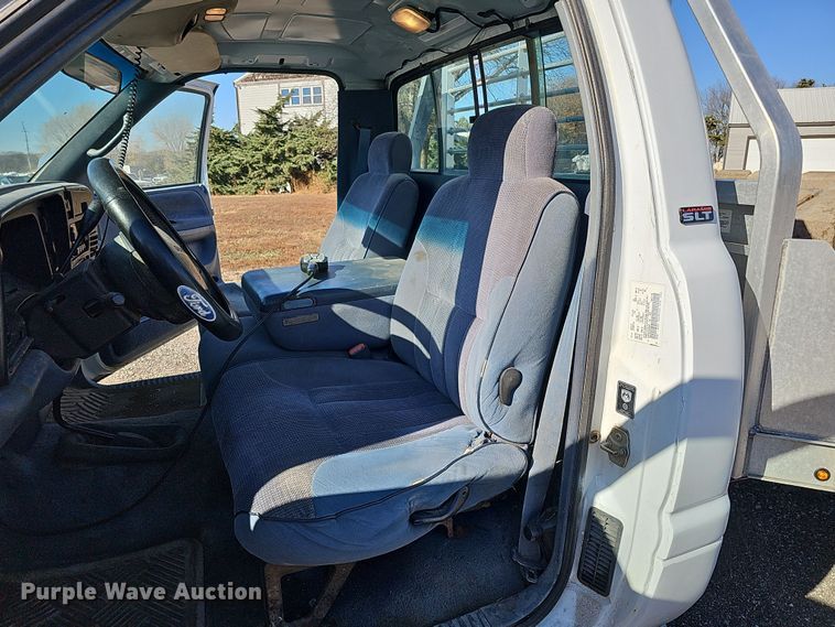 image for item IO9766 1995 Dodge  Ram 2500 flatbed pickup truck