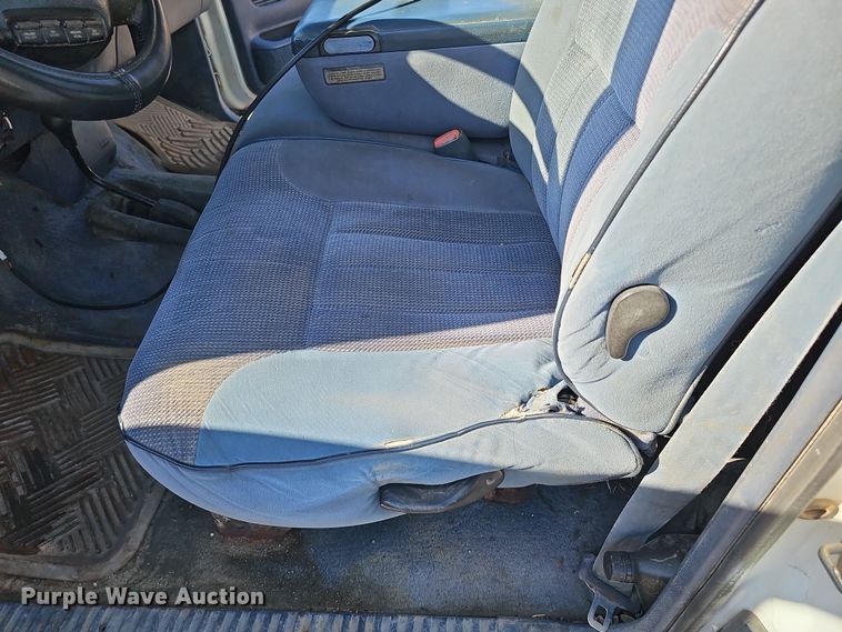 image for item IO9766 1995 Dodge  Ram 2500 flatbed pickup truck