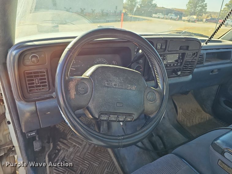 image for item IO9766 1995 Dodge  Ram 2500 flatbed pickup truck