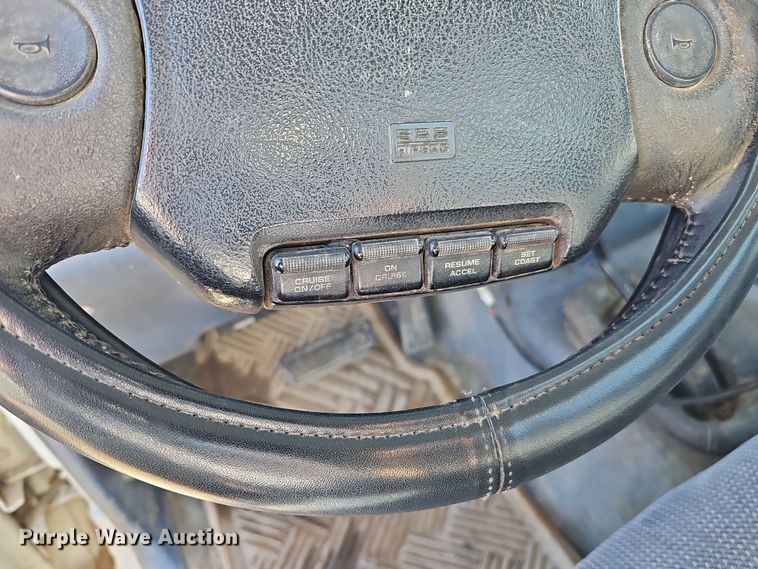 image for item IO9766 1995 Dodge  Ram 2500 flatbed pickup truck