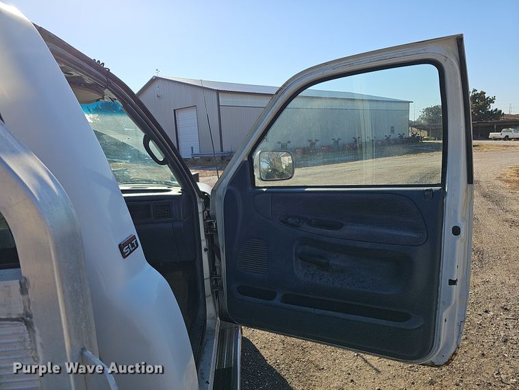 image for item IO9766 1995 Dodge  Ram 2500 flatbed pickup truck