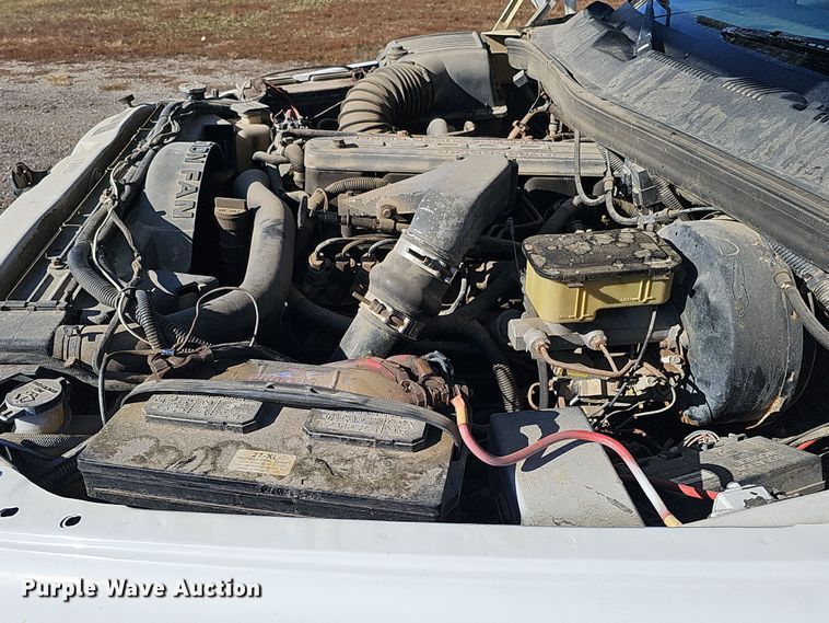 image for item IO9766 1995 Dodge  Ram 2500 flatbed pickup truck