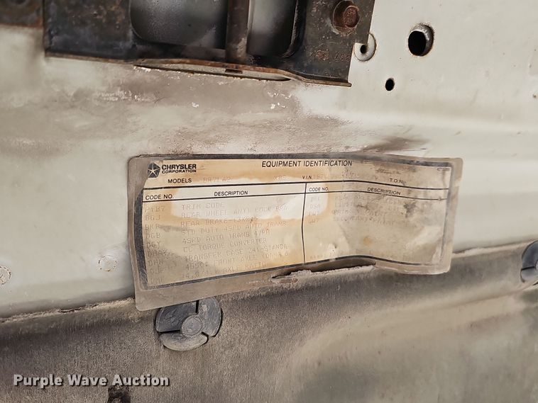 image for item IO9766 1995 Dodge  Ram 2500 flatbed pickup truck