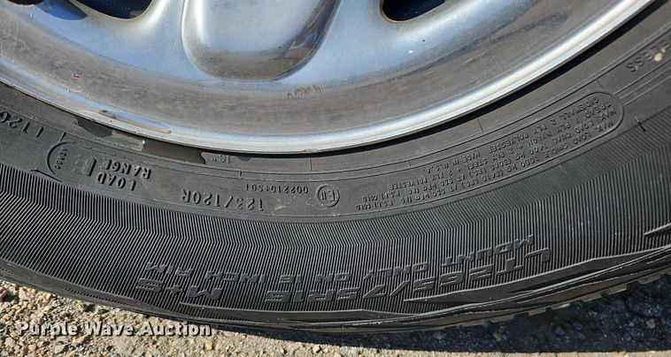 image for item IO9766 1995 Dodge  Ram 2500 flatbed pickup truck