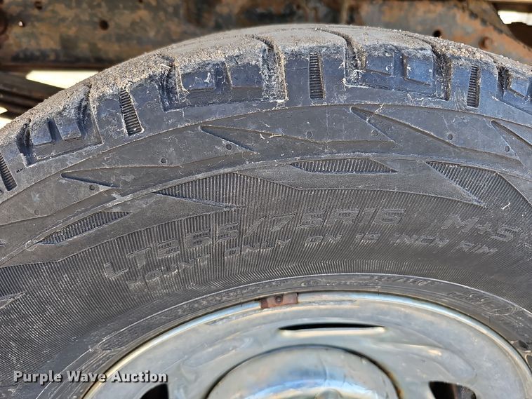 image for item IO9766 1995 Dodge  Ram 2500 flatbed pickup truck