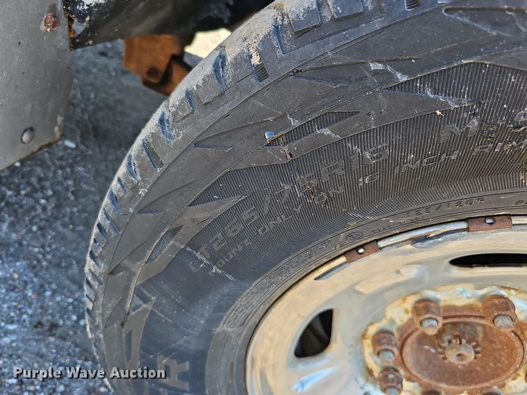 image for item IO9766 1995 Dodge  Ram 2500 flatbed pickup truck