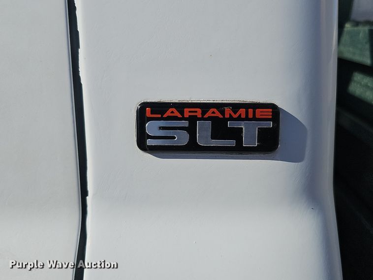 image for item IO9766 1995 Dodge  Ram 2500 flatbed pickup truck