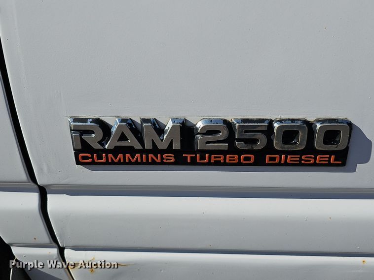 image for item IO9766 1995 Dodge  Ram 2500 flatbed pickup truck