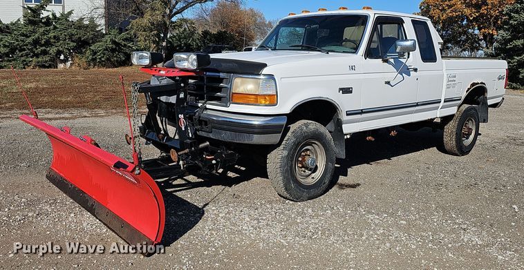 image for item IO9767 1997 Ford F250HD SuperCab pickup truck