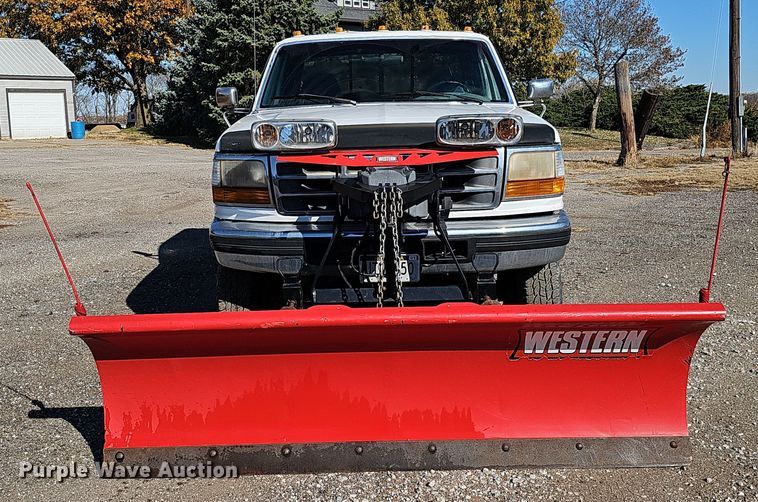 image for item IO9767 1997 Ford F250HD SuperCab pickup truck