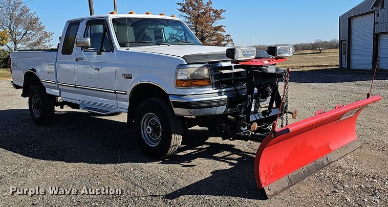 image for item IO9767 1997 Ford F250HD SuperCab pickup truck