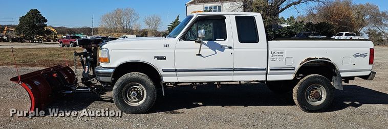 image for item IO9767 1997 Ford F250HD SuperCab pickup truck