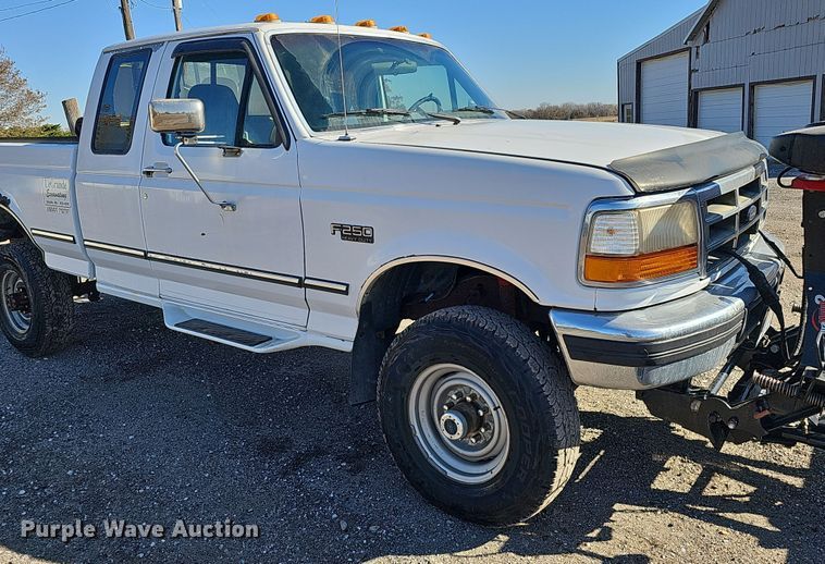 image for item IO9767 1997 Ford F250HD SuperCab pickup truck