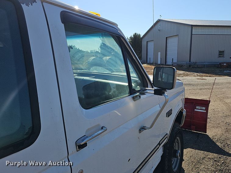 image for item IO9767 1997 Ford F250HD SuperCab pickup truck