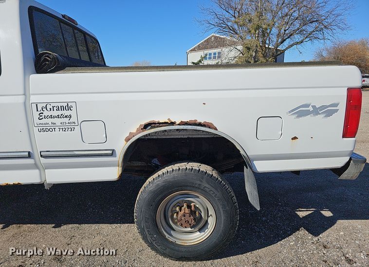image for item IO9767 1997 Ford F250HD SuperCab pickup truck