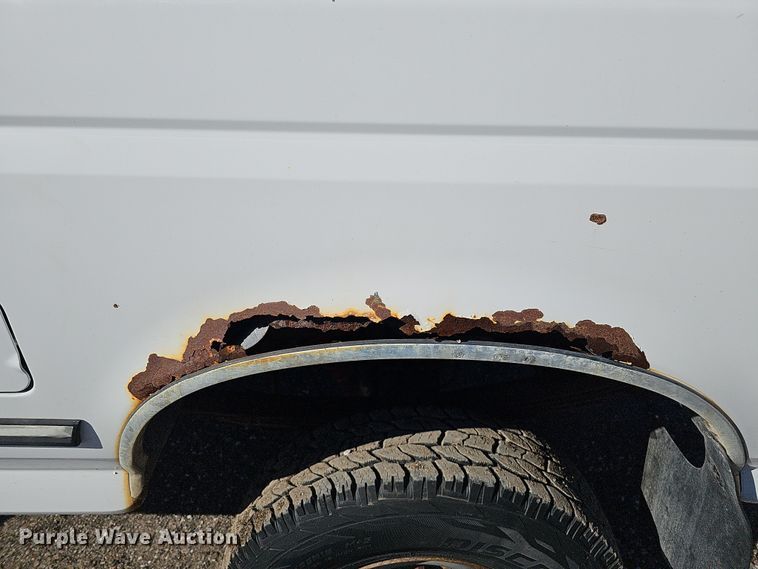 image for item IO9767 1997 Ford F250HD SuperCab pickup truck