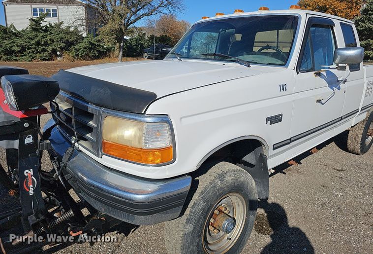 image for item IO9767 1997 Ford F250HD SuperCab pickup truck
