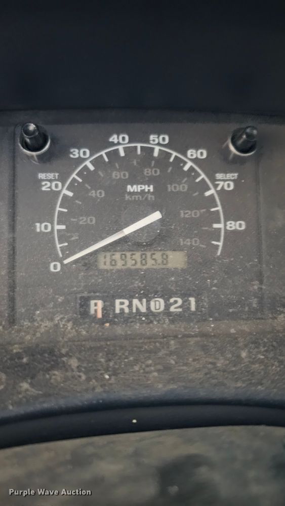 image for item IO9767 1997 Ford F250HD SuperCab pickup truck