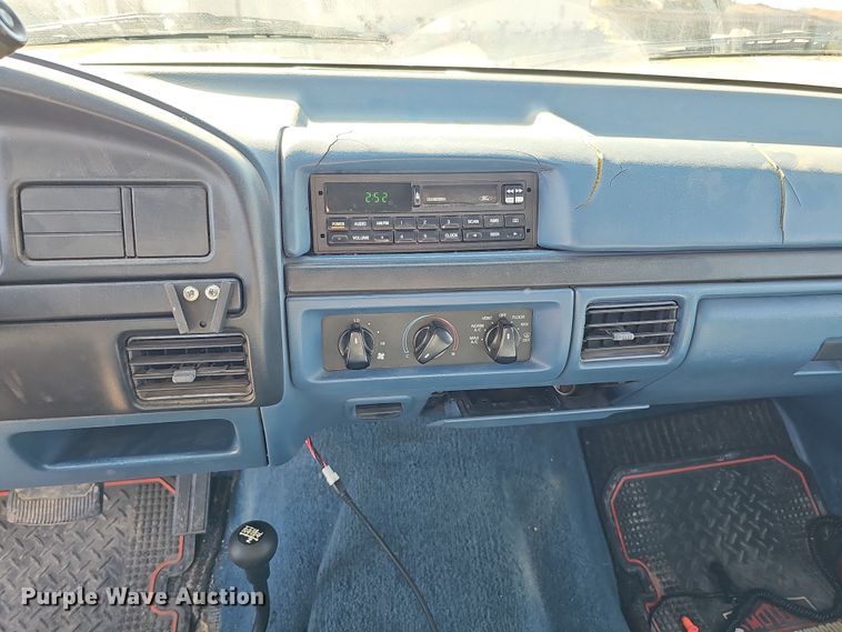 image for item IO9767 1997 Ford F250HD SuperCab pickup truck