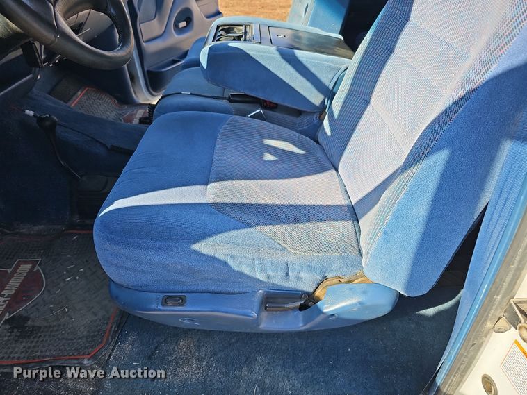 image for item IO9767 1997 Ford F250HD SuperCab pickup truck