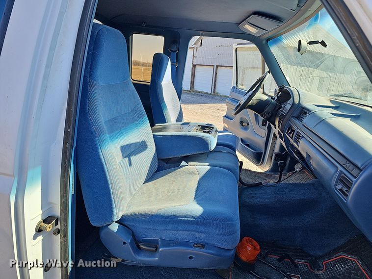 image for item IO9767 1997 Ford F250HD SuperCab pickup truck