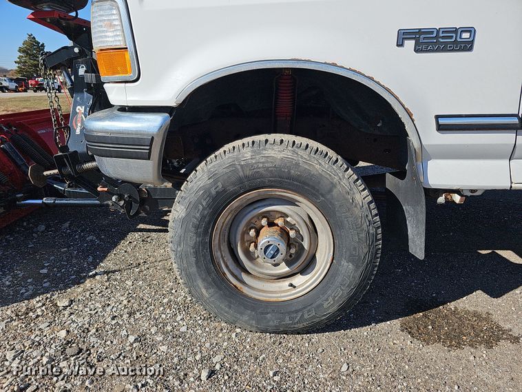 image for item IO9767 1997 Ford F250HD SuperCab pickup truck