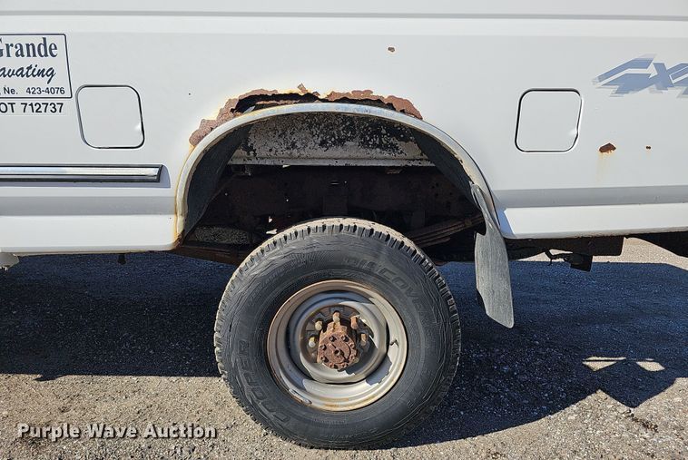 image for item IO9767 1997 Ford F250HD SuperCab pickup truck