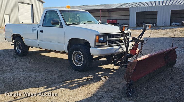 image for item IO9768 1994 Chevrolet K2500 pickup truck