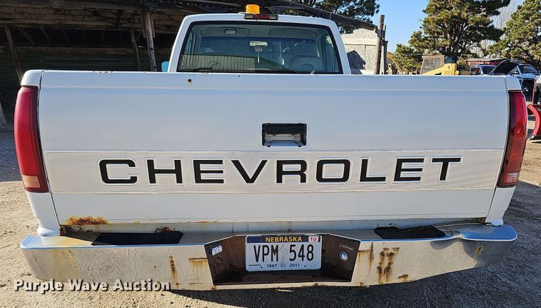 image for item IO9768 1994 Chevrolet K2500 pickup truck