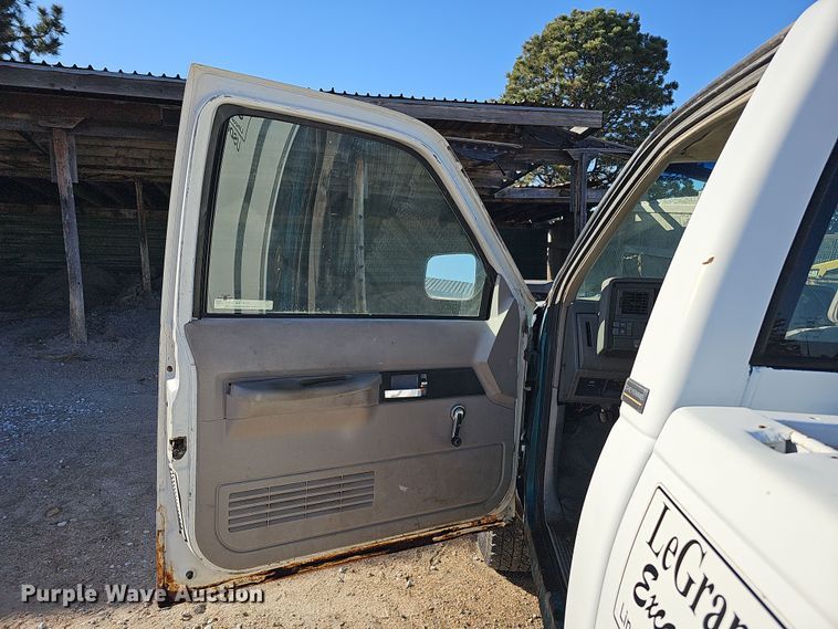 image for item IO9768 1994 Chevrolet K2500 pickup truck