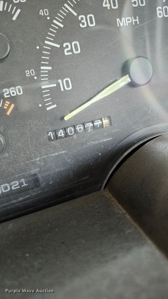 image for item IO9768 1994 Chevrolet K2500 pickup truck