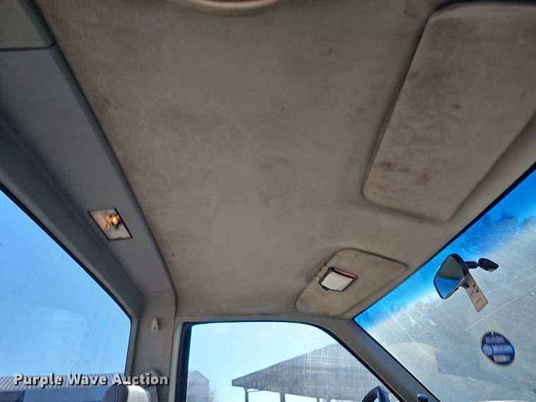 image for item IO9768 1994 Chevrolet K2500 pickup truck