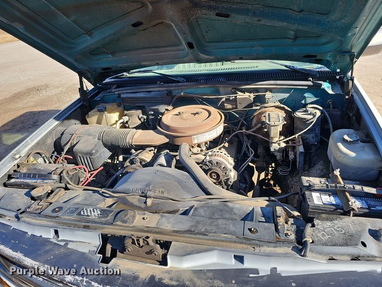 image for item IO9768 1994 Chevrolet K2500 pickup truck