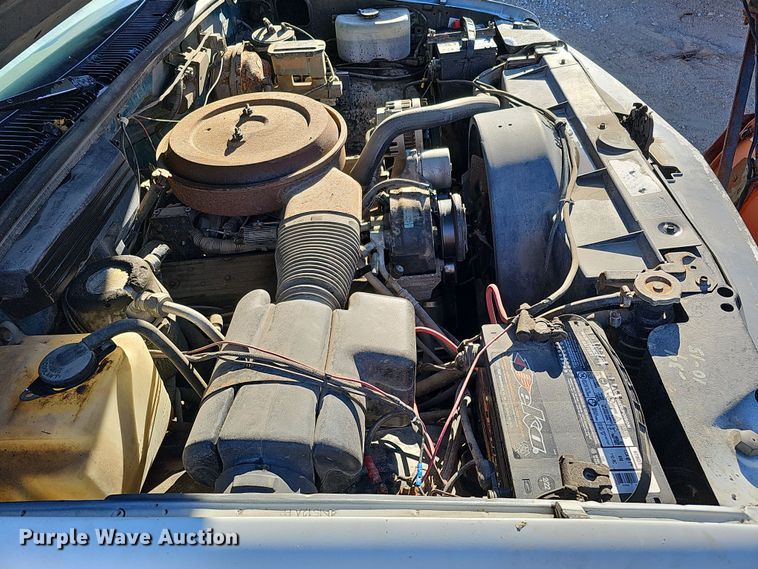 image for item IO9768 1994 Chevrolet K2500 pickup truck