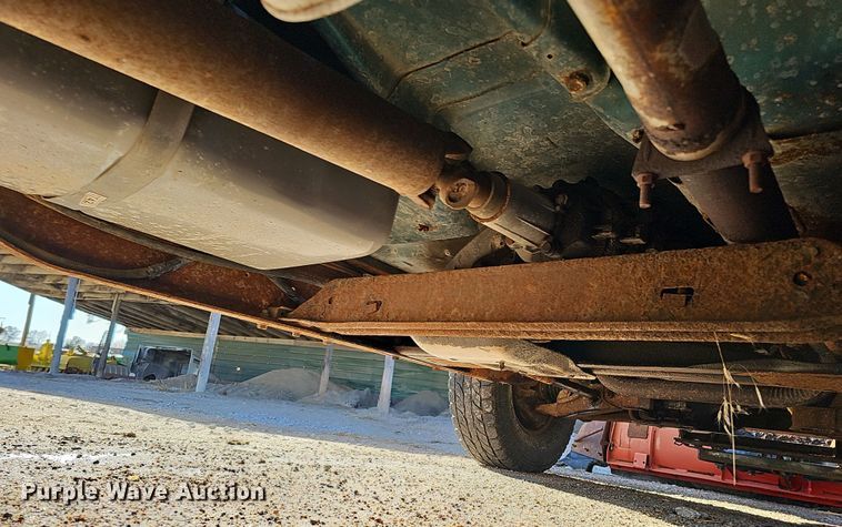 image for item IO9768 1994 Chevrolet K2500 pickup truck