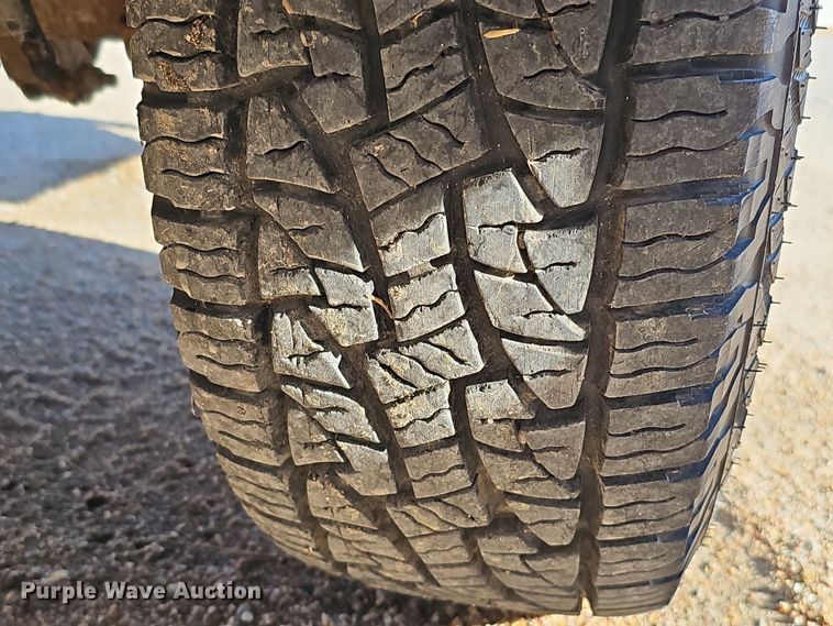 image for item IO9768 1994 Chevrolet K2500 pickup truck