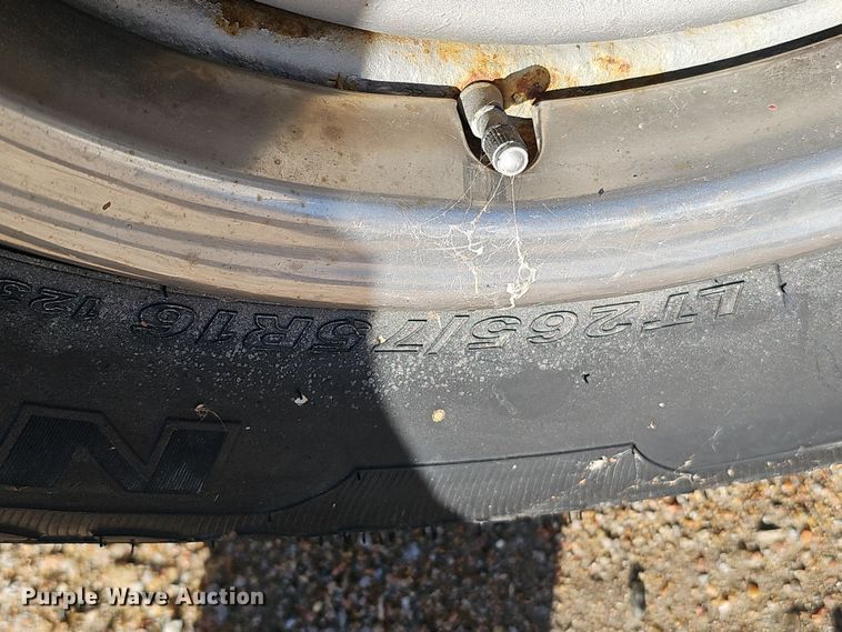 image for item IO9768 1994 Chevrolet K2500 pickup truck