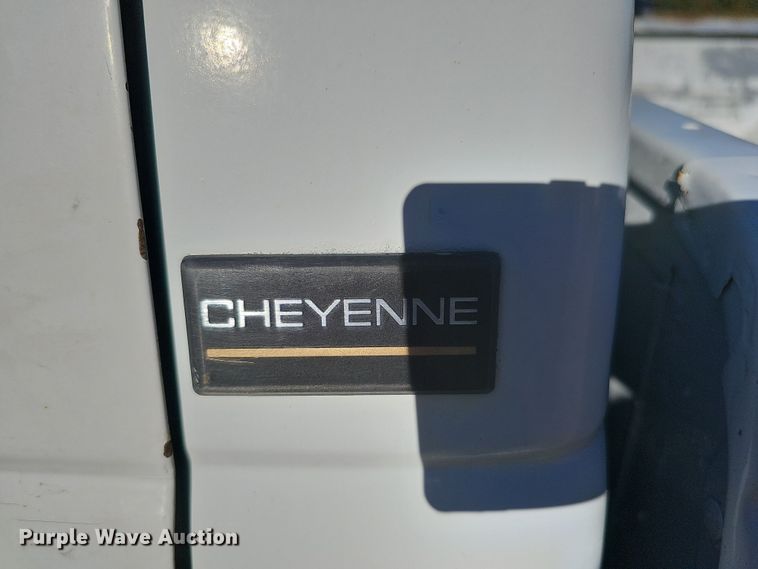 image for item IO9768 1994 Chevrolet K2500 pickup truck