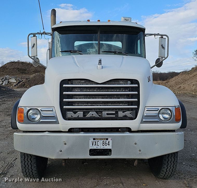 image for item IO9769 2007 Mack CV713 Granite semi truck