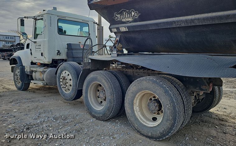 image for item IO9769 2007 Mack CV713 Granite semi truck