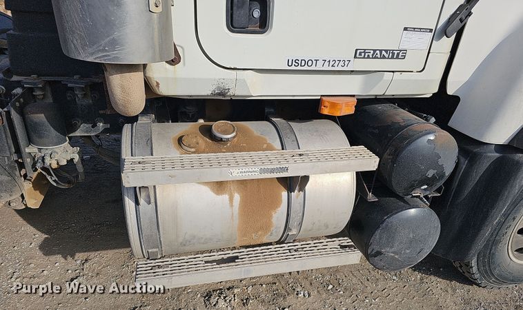 image for item IO9769 2007 Mack CV713 Granite semi truck