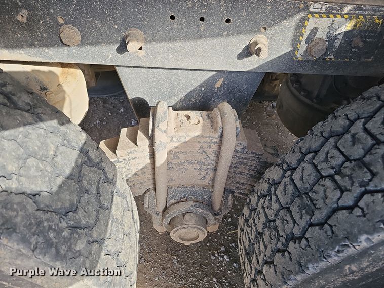 image for item IO9769 2007 Mack CV713 Granite semi truck