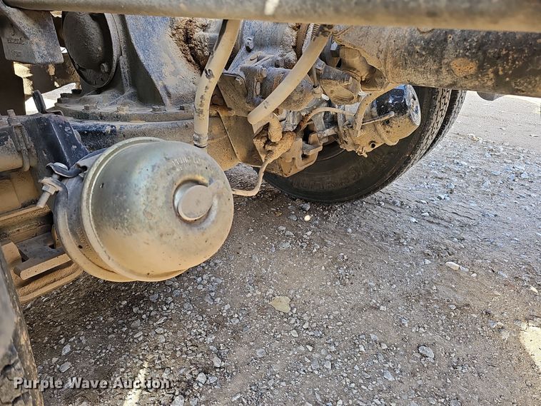 image for item IO9769 2007 Mack CV713 Granite semi truck