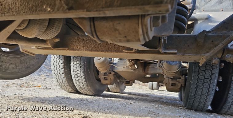 image for item IO9769 2007 Mack CV713 Granite semi truck