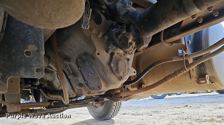 image for item IO9769 2007 Mack CV713 Granite semi truck