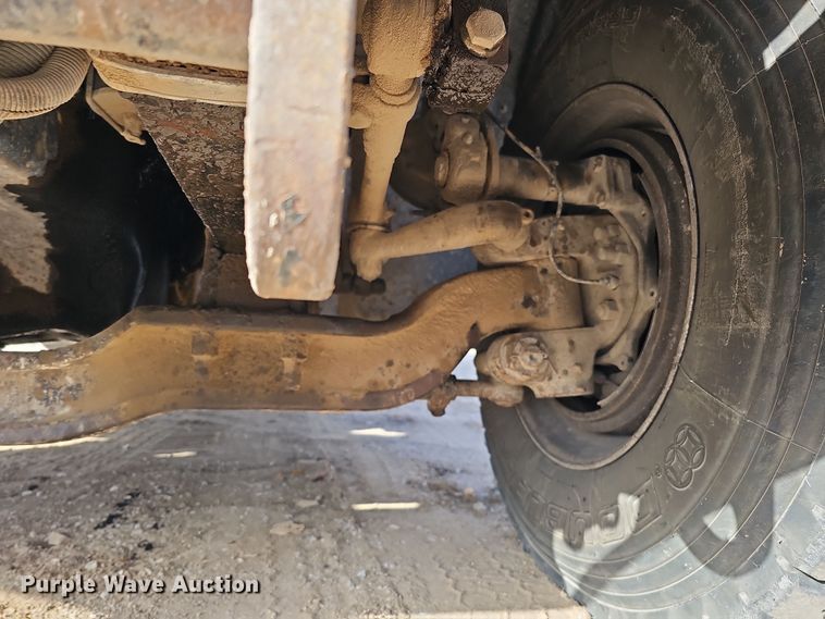 image for item IO9769 2007 Mack CV713 Granite semi truck