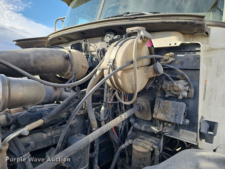 image for item IO9769 2007 Mack CV713 Granite semi truck